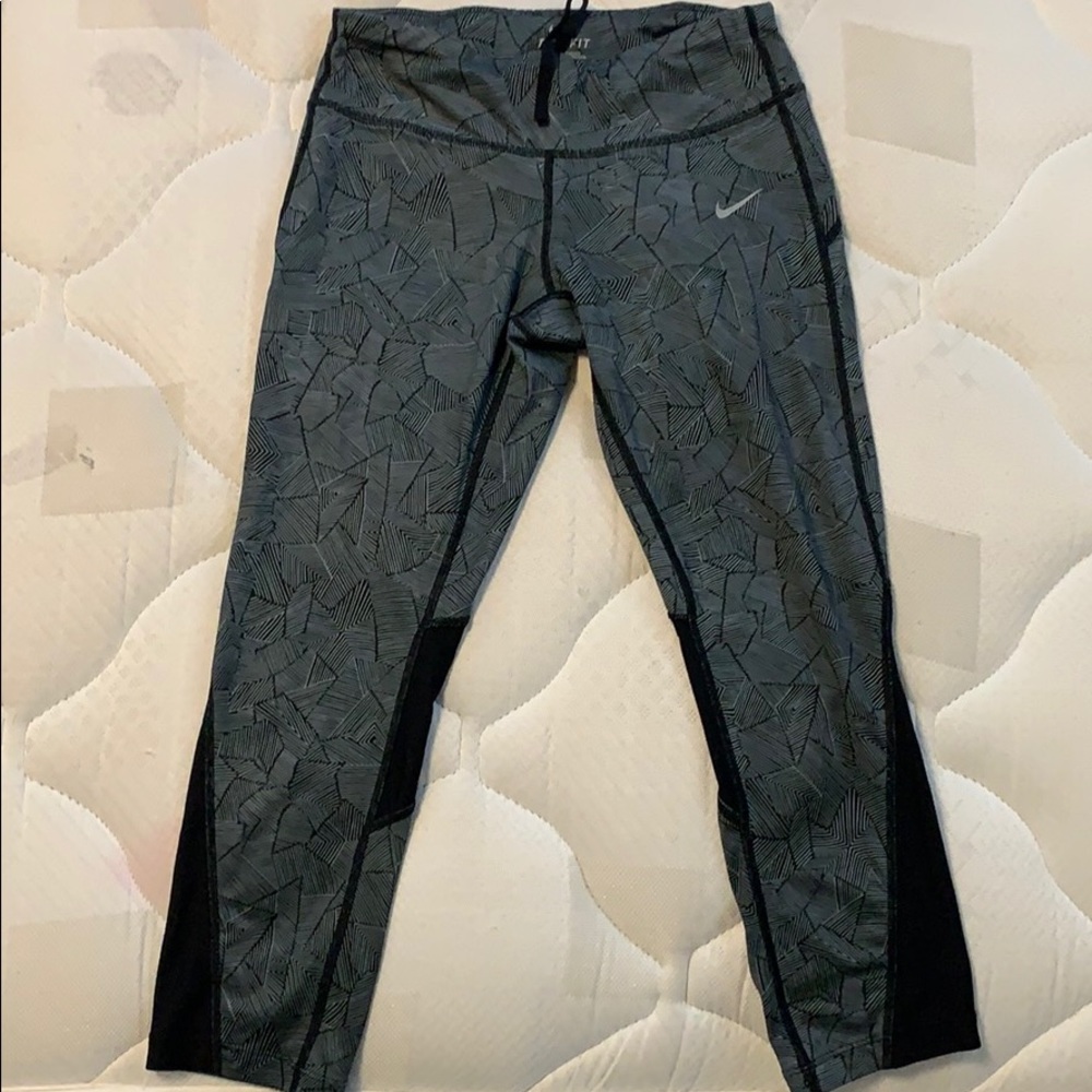 Nike Woman’s Capri Pants